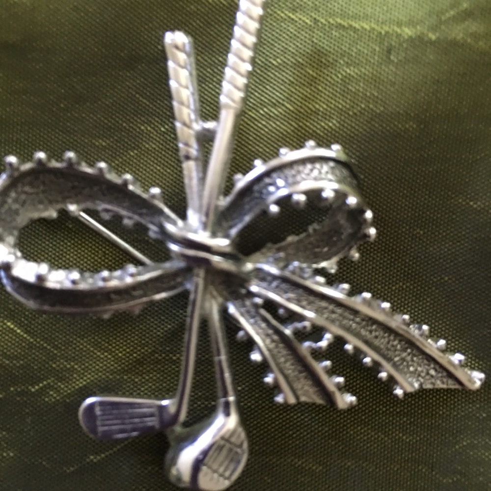 Golf Club Pin.Look Closely @ The Detaling. Perfect